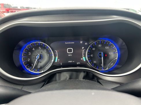 Used 2024 Chrysler Pacifica Touring-L FWD image 32