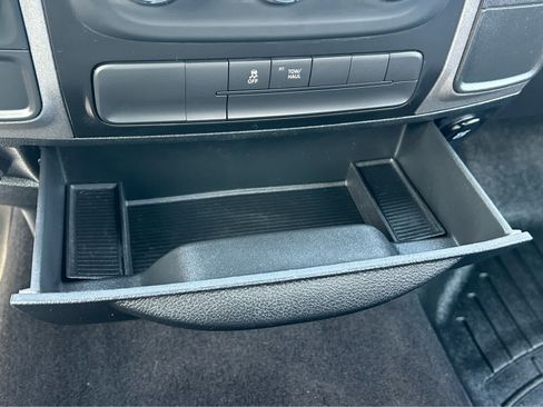 Used 2017 RAM 1500 Express RWD image 26