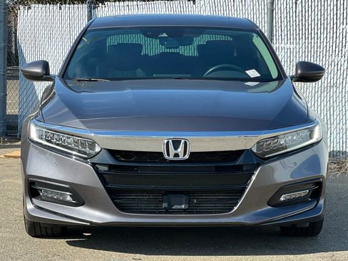 Used 2018 Honda Accord Touring image 8