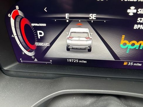 Used 2022 Nissan Rogue Platinum w/ Head-Up Display Package image 11