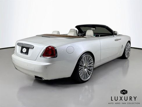 Used 2016 Rolls-Royce Dawn RWD image 9