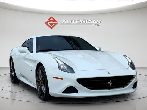 Used 2015 Ferrari California T RWD image 23