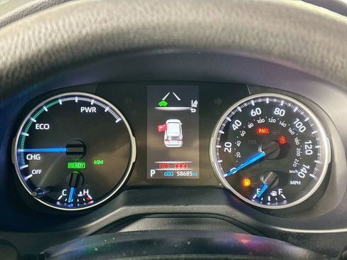 Used 2021 Toyota RAV4 XLE w/ Carpet Mat Package (TMS) image 14