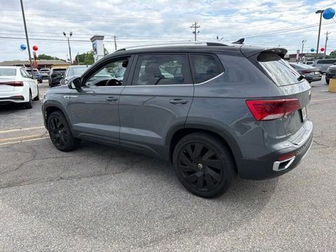Used 2024 Volkswagen Taos SE w/ Panoramic Sunroof Package AWD/4WD image 7