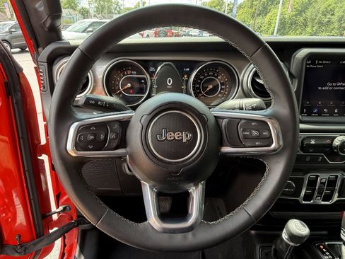 Used 2023 Jeep Gladiator Overland image 25