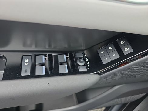 New 2026 Land Rover Range Rover Velar S image 30