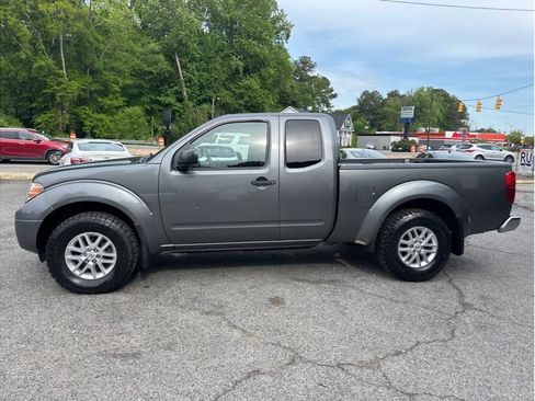 Used 2016 Nissan Frontier SV w/ SV Value Truck Package AWD/4WD image 4