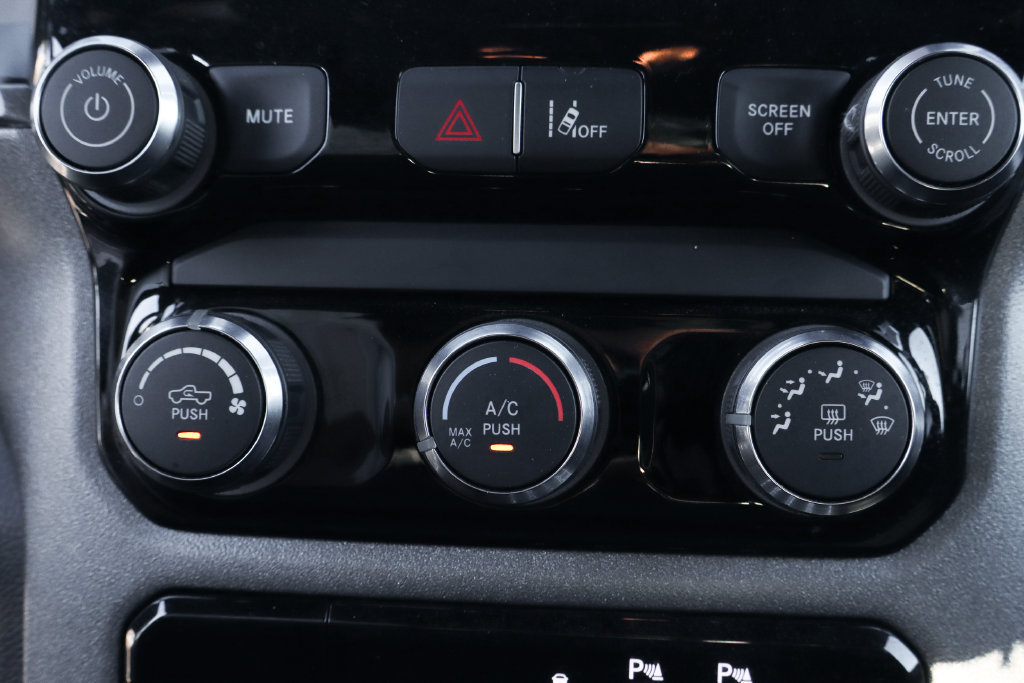 Used 2026 RAM 1500 Warlock AWD/4WD image 37