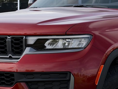 New 2026 Jeep Grand Cherokee Altitude RWD image 10