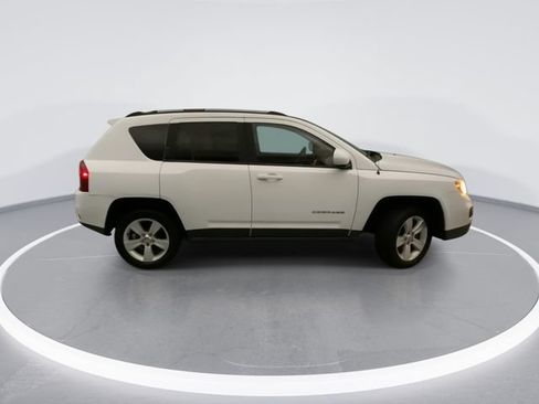 Used 2016 Jeep Compass Latitude AWD/4WD image 7