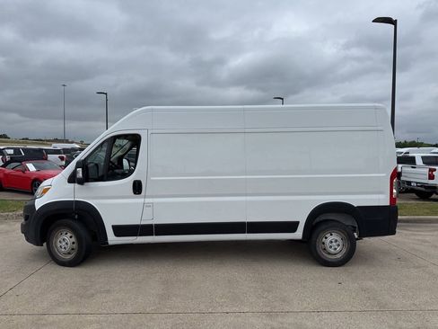 Used 2024 RAM ProMaster 2500 w/ Convenience Group FWD image 10