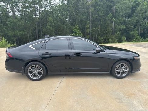 Used 2023 Honda Accord EX image 6