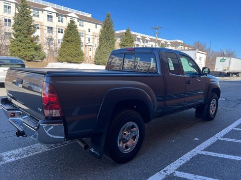 Used 2012 Toyota Tacoma 4x4 Access Cab V6 w/ Convenience Pkg image 7