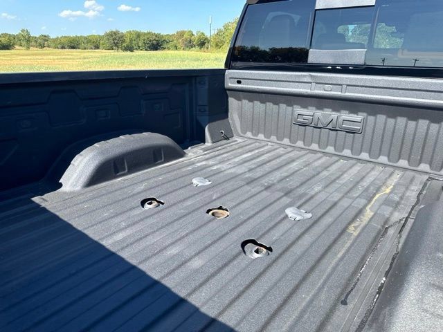Used 2025 GMC Sierra 2500 AT4 w/ AT4 Premium Plus Package AWD/4WD image 16