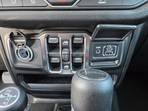 New 2026 Jeep Gladiator Sport image 15