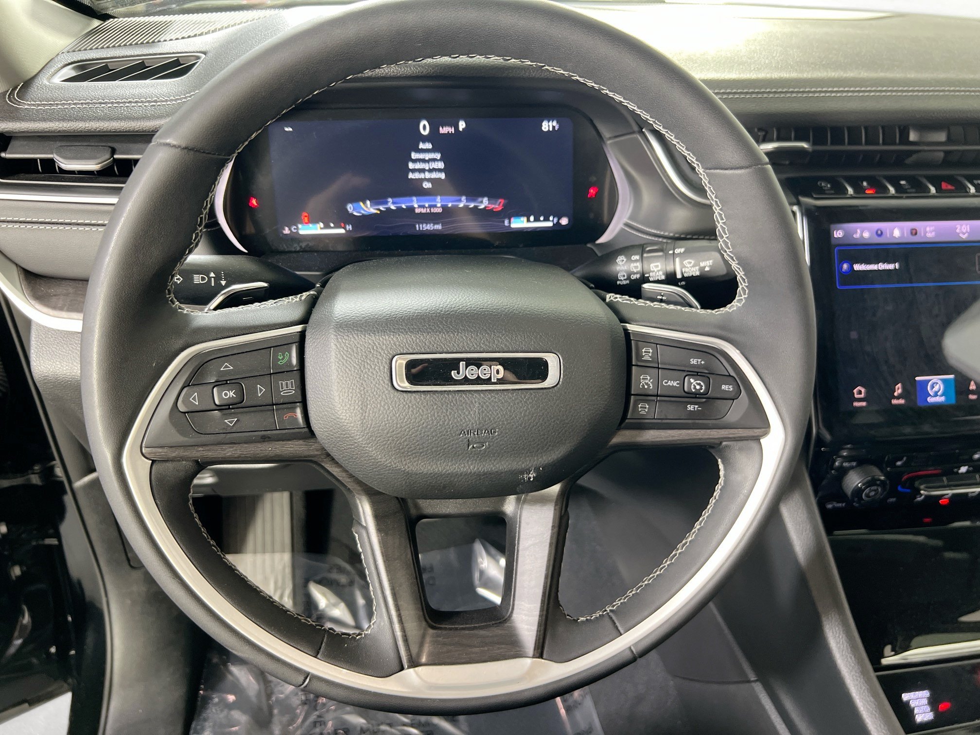 Used 2023 Jeep Grand Cherokee Limited AWD/4WD image 11