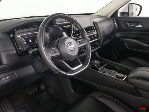 Used 2023 Nissan Pathfinder SL AWD/4WD image 26