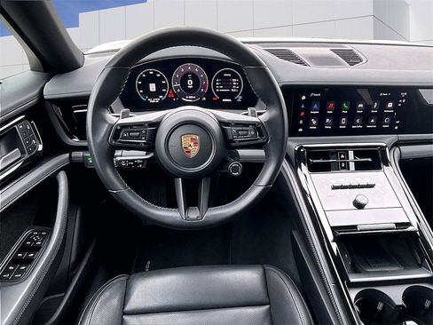 Used 2025 Porsche Panamera image 13