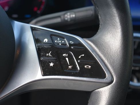 Used 2025 Mercedes-Benz GLA 250 image 17