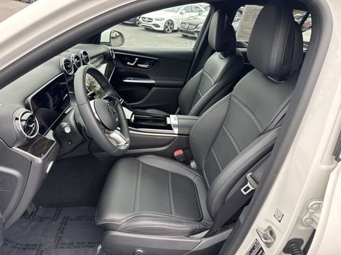 Used 2025 Mercedes-Benz GLC 300 image 16