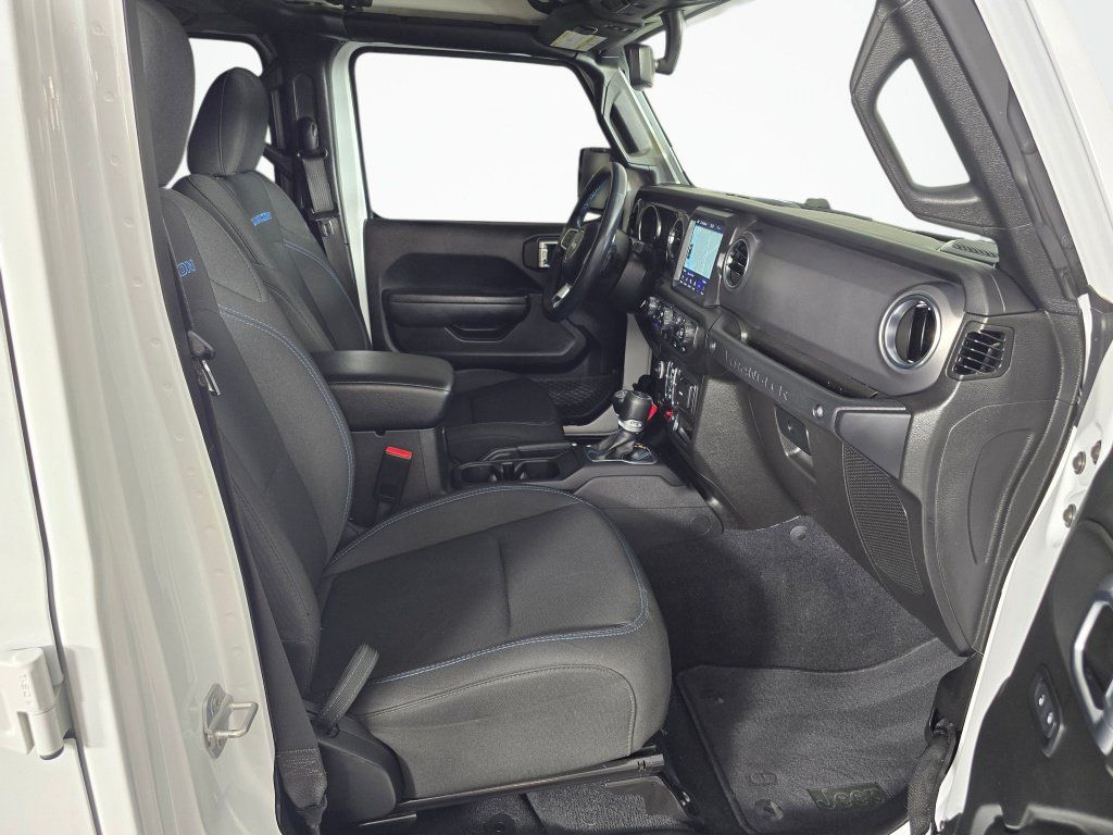 Used 2022 Jeep Wrangler Unlimited Rubicon 4xe AWD/4WD image 41
