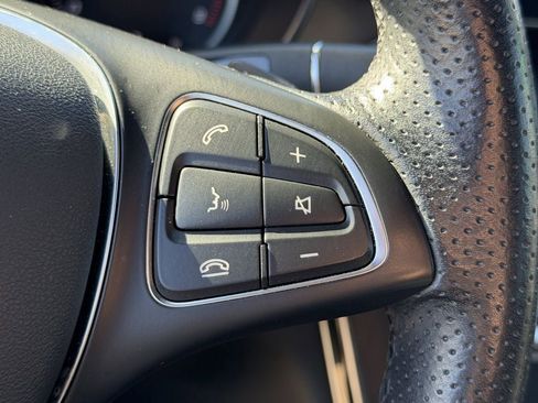 Used 2019 Mercedes-Benz GLC 300 GLC 300 image 24