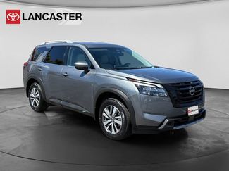 Used 2025 Nissan Pathfinder SL w/ Black Appearance Package FWD video 1