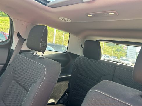 Used 2019 GMC Acadia SLE w/ Driver Alert Package I FWD image 12