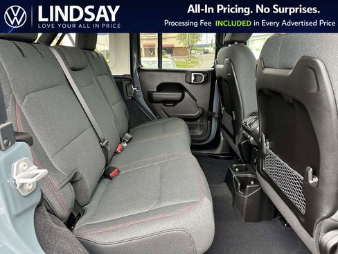 Used 2025 Jeep Wrangler Unlimited Rubicon w/ Convenience Group image 13