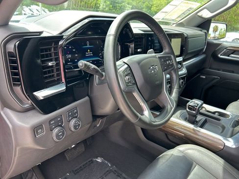 Used 2024 Chevrolet Silverado 1500 LT Trail Boss w/ LT Trail Boss Premium Package AWD/4WD image 22