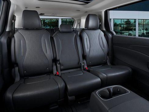 New 2026 Kia Carnival SX w/ SX Dark Edition Package image 16