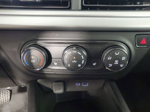 Used 2026 Chevrolet Trax LS w/ LS Convenience Package FWD image 19