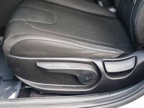 Used 2022 Hyundai Elantra SEL FWD image 20
