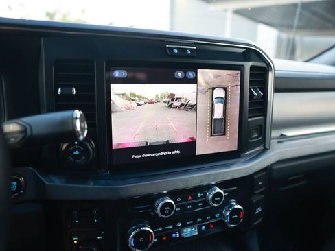 Used 2025 Ford F450 Platinum w/ FX4 Off-Road Package image 27