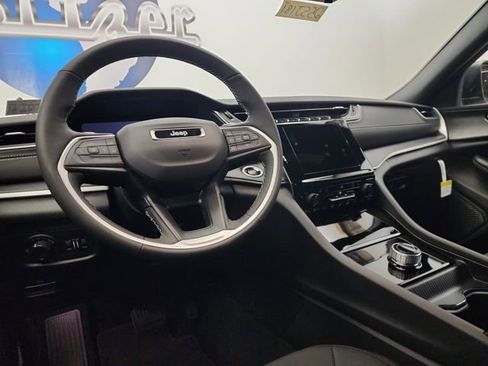 New 2025 Jeep Grand Cherokee L Laredo w/ Luxury Tech Group I image 18