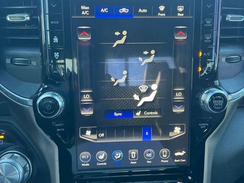 Used 2019 RAM 1500 Laramie image 12