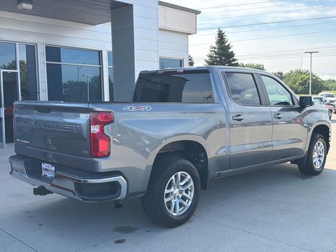 Used 2021 Chevrolet Silverado 1500 LT AWD/4WD image 7