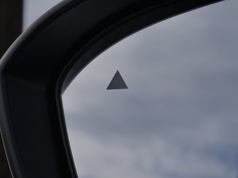 Certified 2023 Nissan Rogue SV image 30