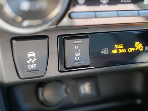 Used 2025 Toyota RAV4 XSE w/ Weather Package AWD/4WD image 28