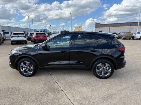 Certified 2025 Ford Escape ST-Line Select AWD/4WD image 8