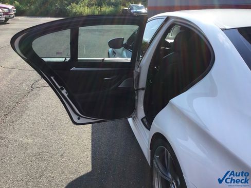 Used 2013 BMW M5 image 23