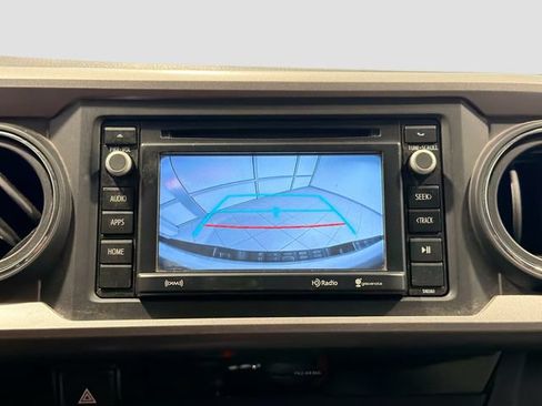 Used 2018 Toyota Tacoma SR5 AWD/4WD image 11