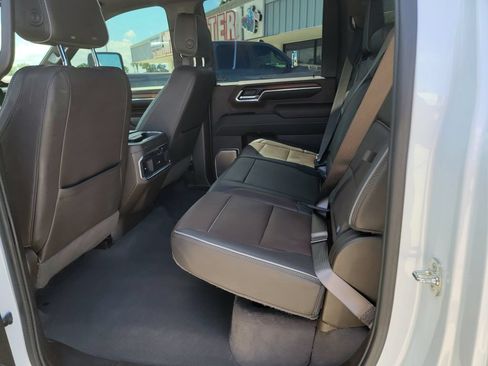 Used 2024 GMC Sierra 2500 Denali w/ Denali Reserve Package AWD/4WD image 12