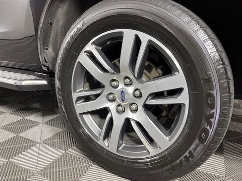 Used 2023 Ford Expedition Limited image 13