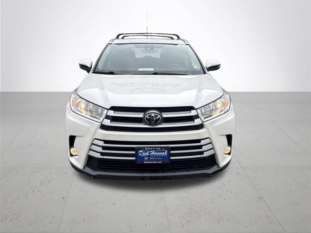 Used 2017 Toyota Highlander XLE AWD/4WD image 3