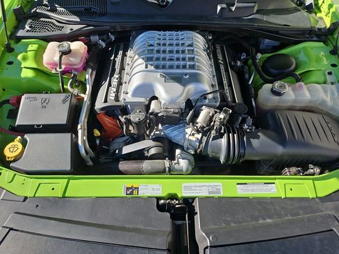 Used 2015 Dodge Challenger SRT Hellcat RWD image 22