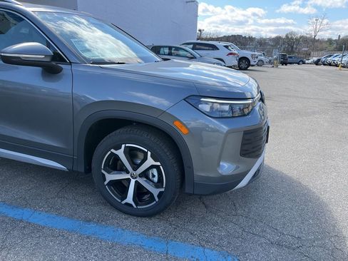 New 2026 Volkswagen Tiguan SE image 4