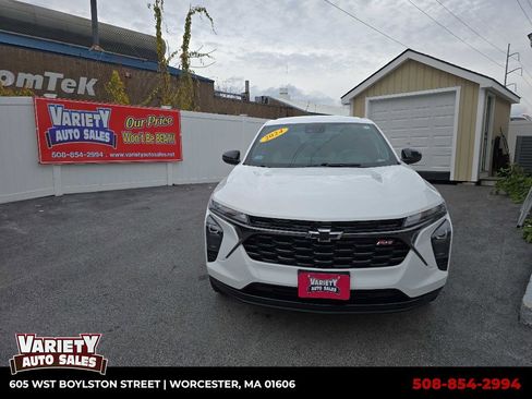 Used 2024 Chevrolet Trax RS image 1