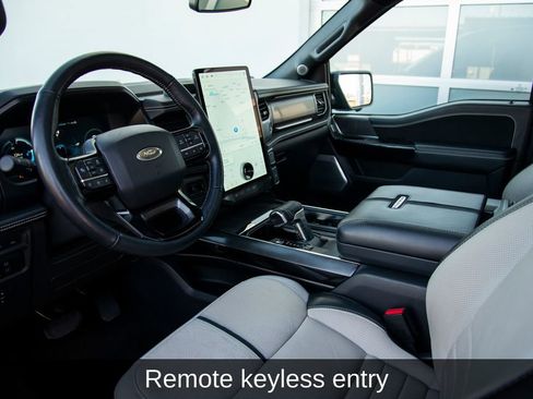 Used 2022 Ford F150 Lightning Platinum image 13