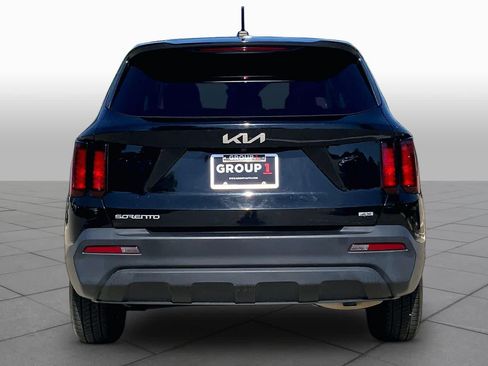 Used 2023 Kia Sorento LX AWD/4WD image 6